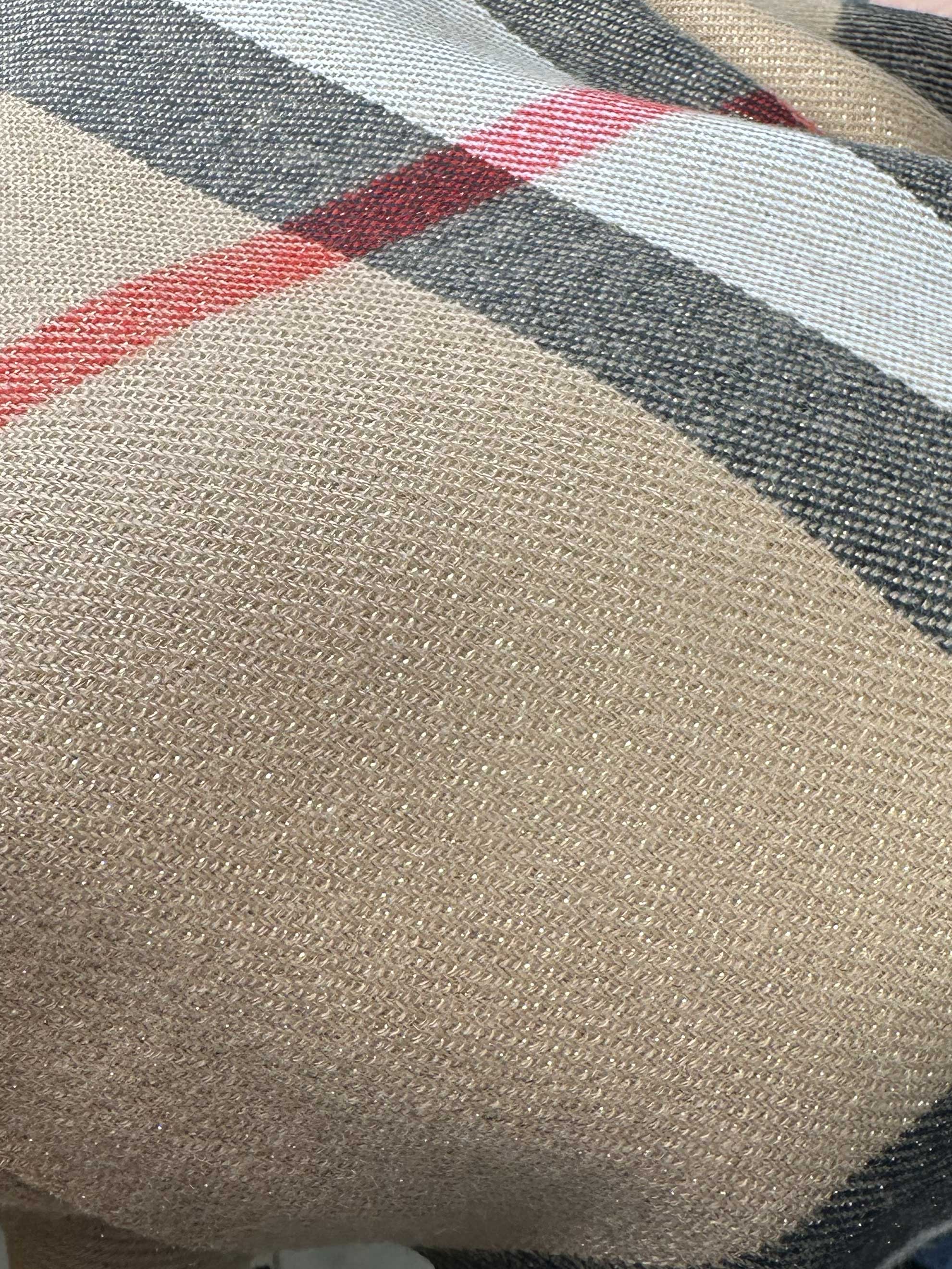 Tatyana - Blødt ternet tørklæde med glimmertråde